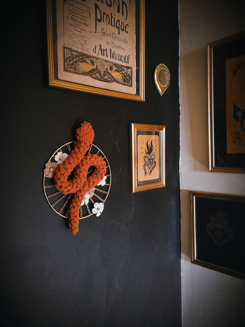 Bijou de mur Naga N°2